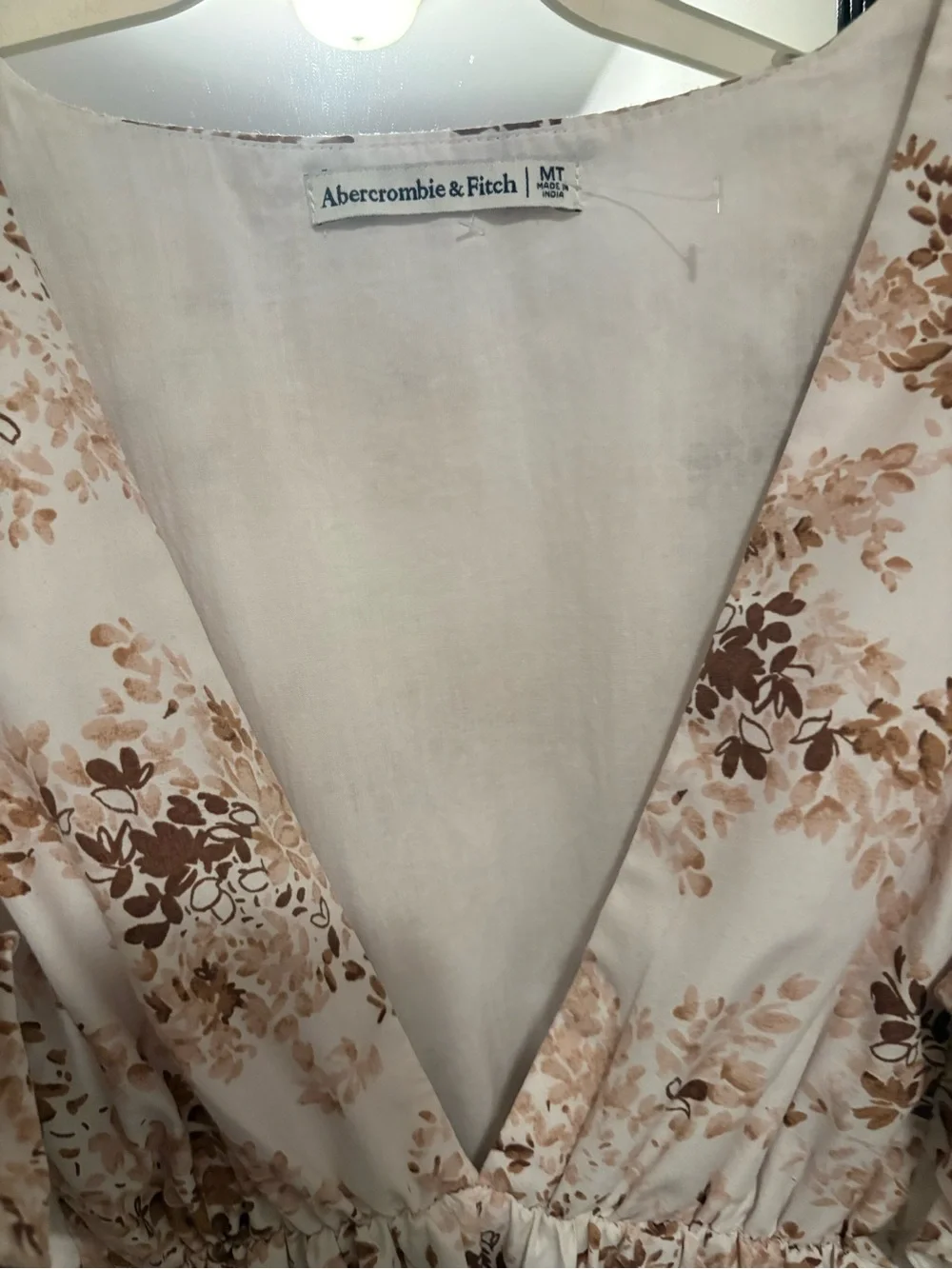 Abercrombie & Fitch lightweight cream